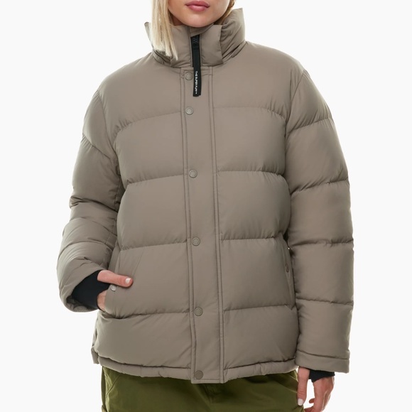 The Super Puff - Aritzia - Size Small in perfect condition - Picture 5 of 6